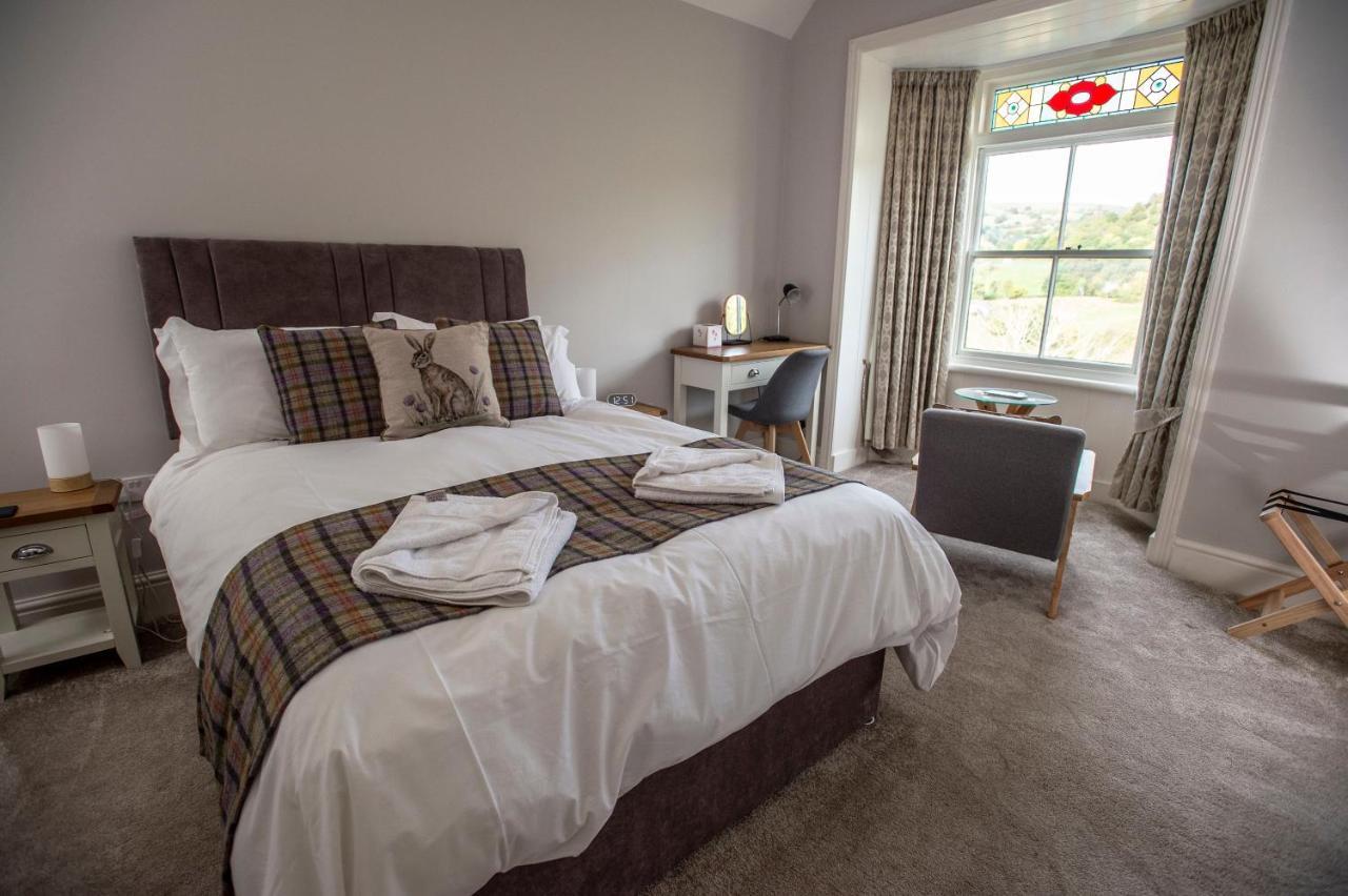 The Berwyn Arms Hotel Corwen Bagian luar foto